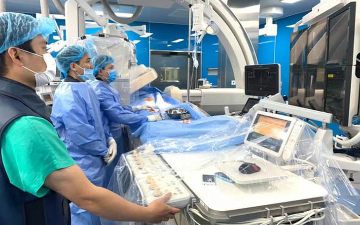 Can thiệp thành công cho bệnh nhi 8 tháng tuổi dị tật tim bẩm sinh- Ảnh 2.