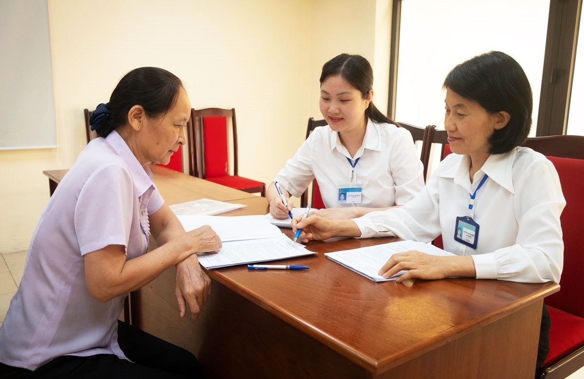 Cán bộ y tế tham gia tiếp công dân được hưởng chế độ bồi dưỡng từ 1/7- Ảnh 1.