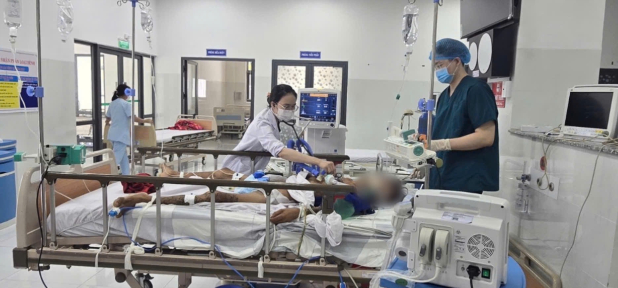 Bộ đôi ‘báo động đỏ liên viện’ và bác sĩ luân phiên cứu nhiều ca nguy kịch ở TPHCM- Ảnh 1.