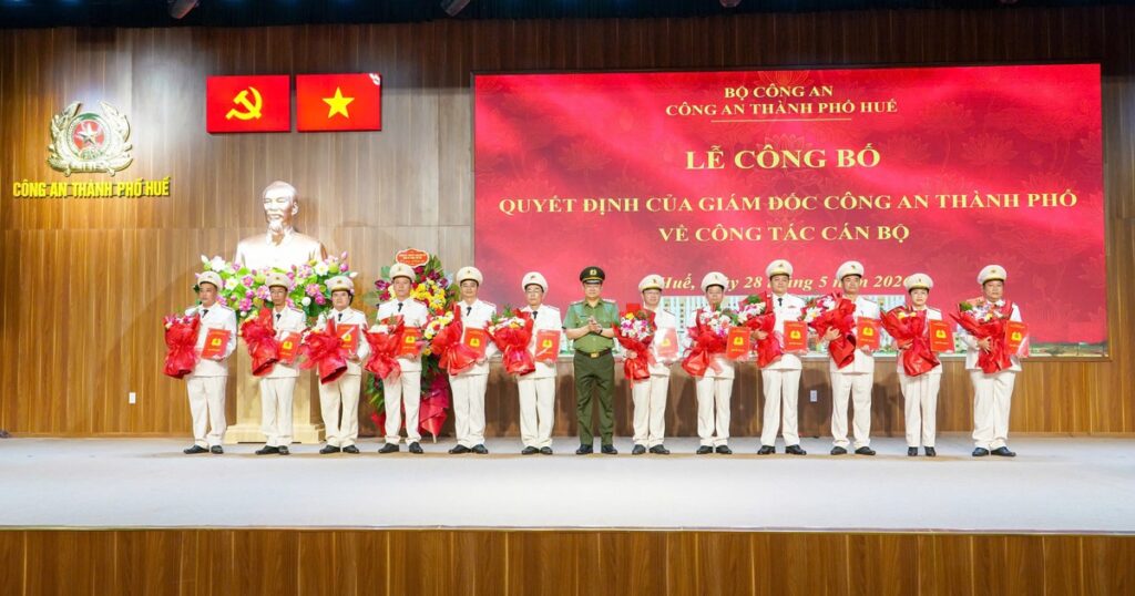 Công an TP Huế điều động, bổ nhiệm nhiều chỉ huy cấp phòng