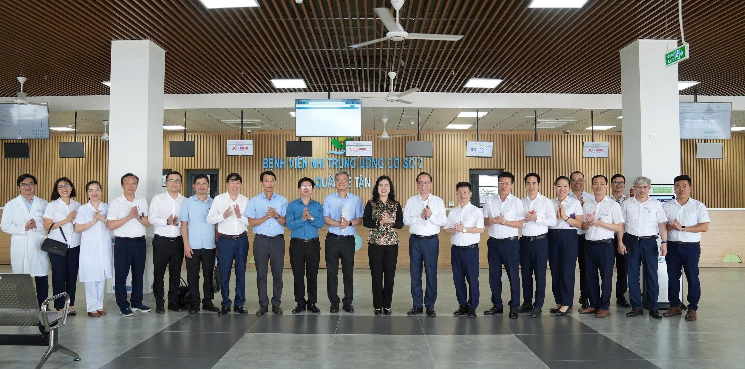 cs2-177889404296366506556 Bộ trưởng Bộ Y tế Đào Hồng Lan: Khẩn trương hoàn thiện các điều kiện để Cơ sở 2 Bệnh viện Nhi Trung ương hoạt động từ ngày 1/6- Ảnh 8.