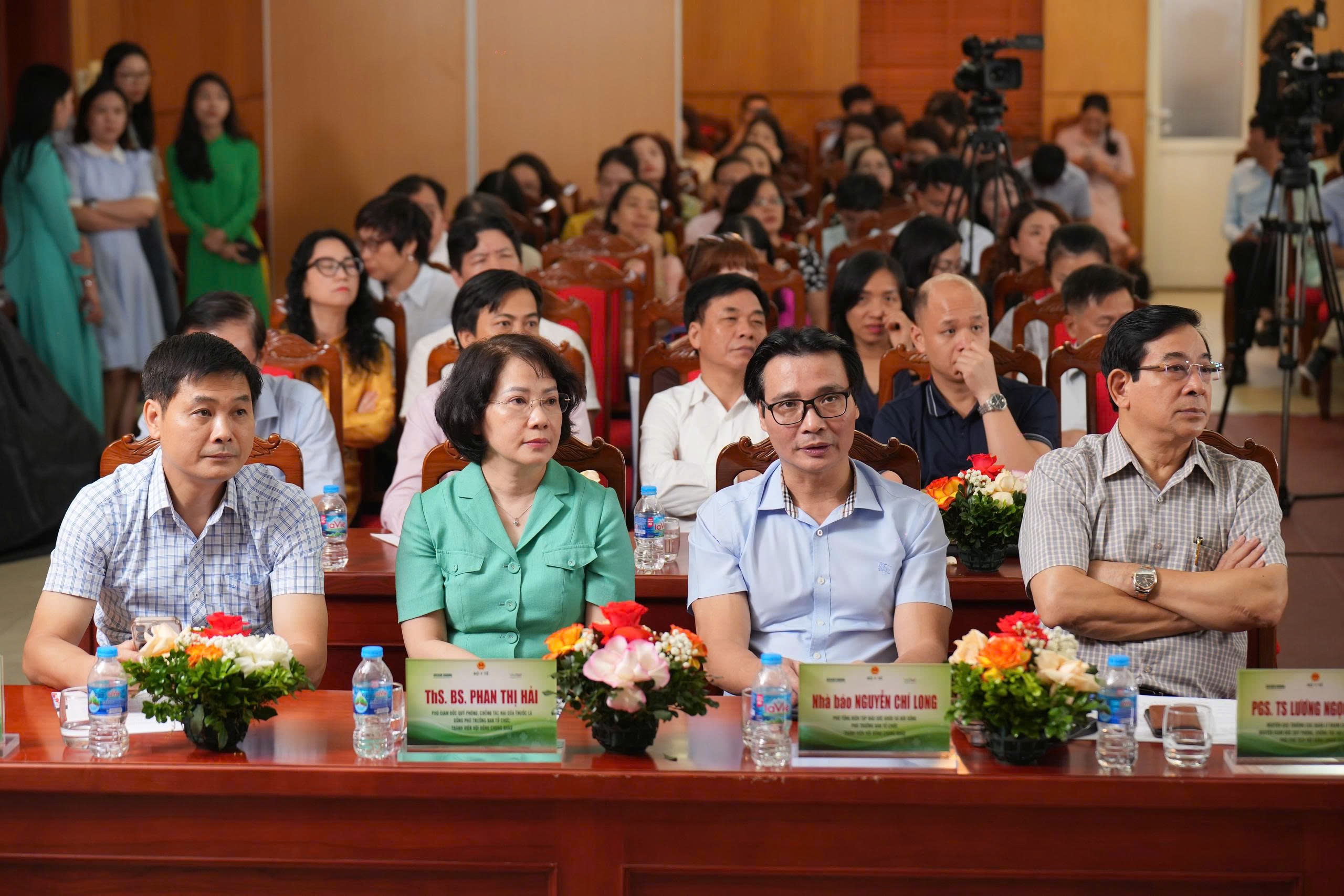 dai-bieu-123-17791754384341357196062 Cuộc thi “Cơ sở y tế không khói thuốc lá” lần II hướng tới môi trường bệnh viện văn minh, chất lượng và an toàn- Ảnh 4.
