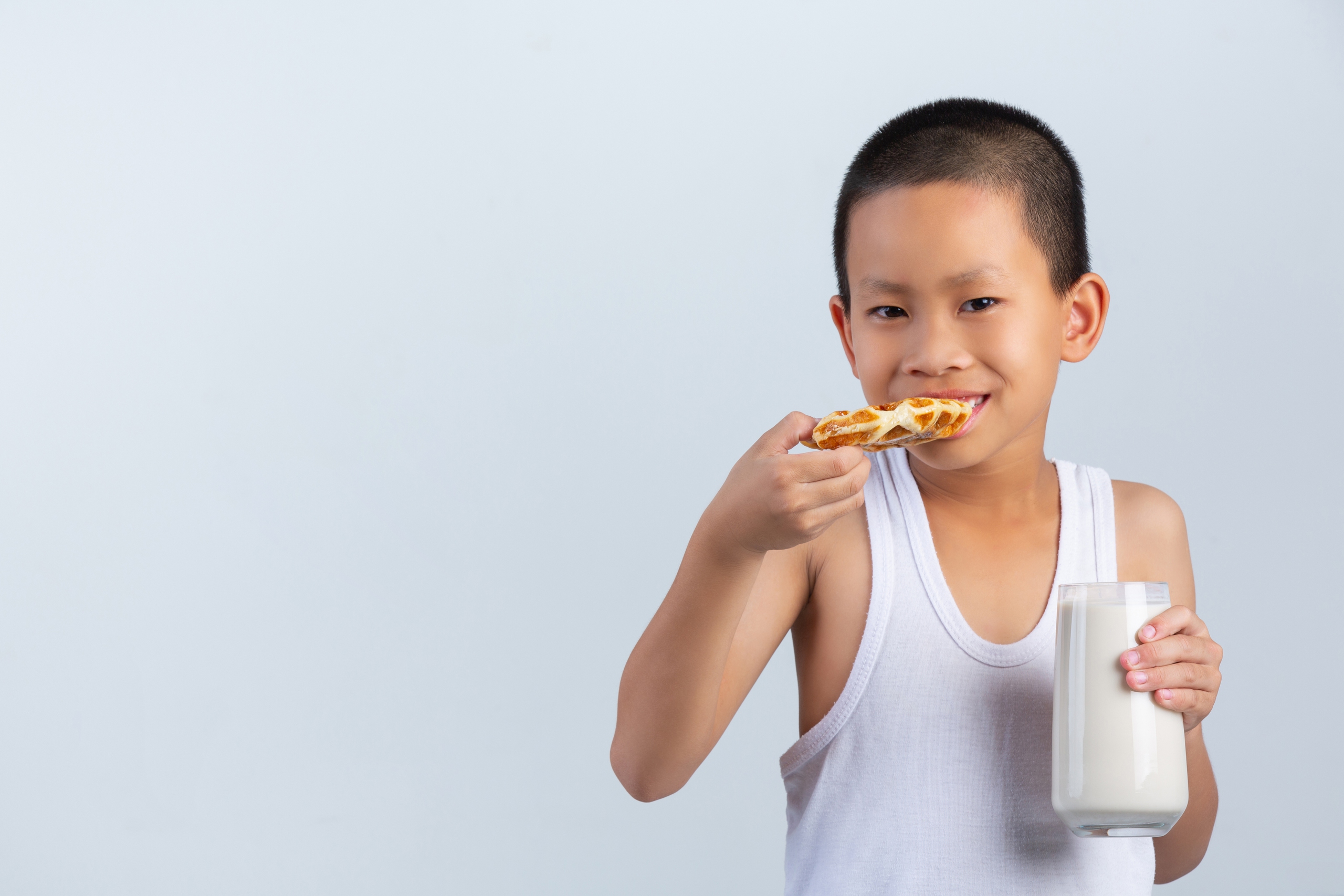 Bữa sáng lành mạnh: 'Chìa khóa vàng' cho sức khỏe và trí tuệ của học sinh- Ảnh 2.