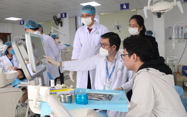 Đào tạo y khoa đặc thù và yêu cầu nhất quán trong logic tuyển sinh