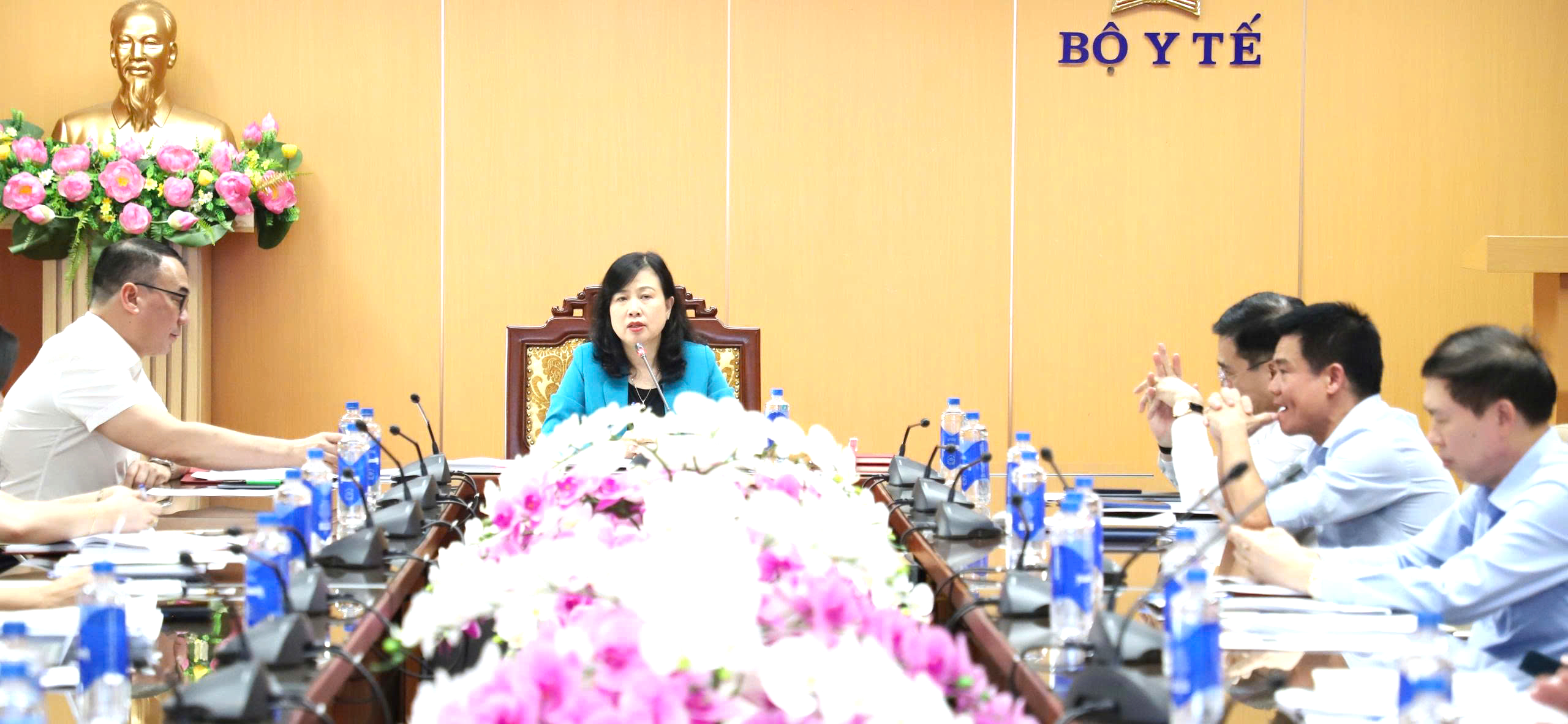 Bộ trưởng Đào Hồng Lan: Người đứng đầu các đơn vị Bộ Y tế chịu trách nhiệm trực tiếp về kết quả thực hiện Nghị quyết 57- Ảnh 2.