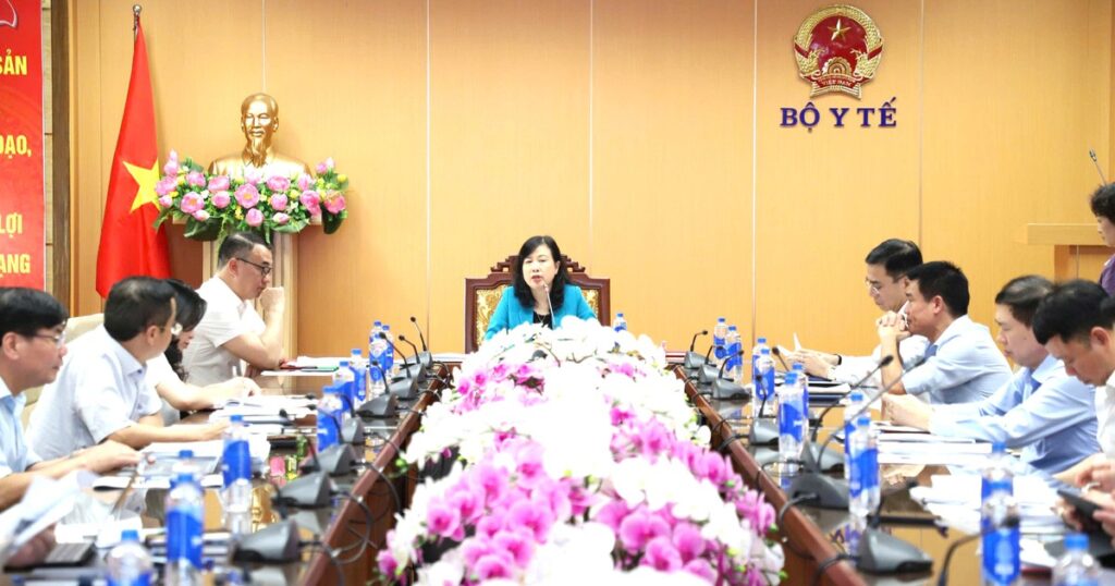 Bộ trưởng Đào Hồng Lan: Người đứng đầu các đơn vị Bộ Y tế chịu trách nhiệm trực tiếp về kết quả thực hiện Nghị quyết 57