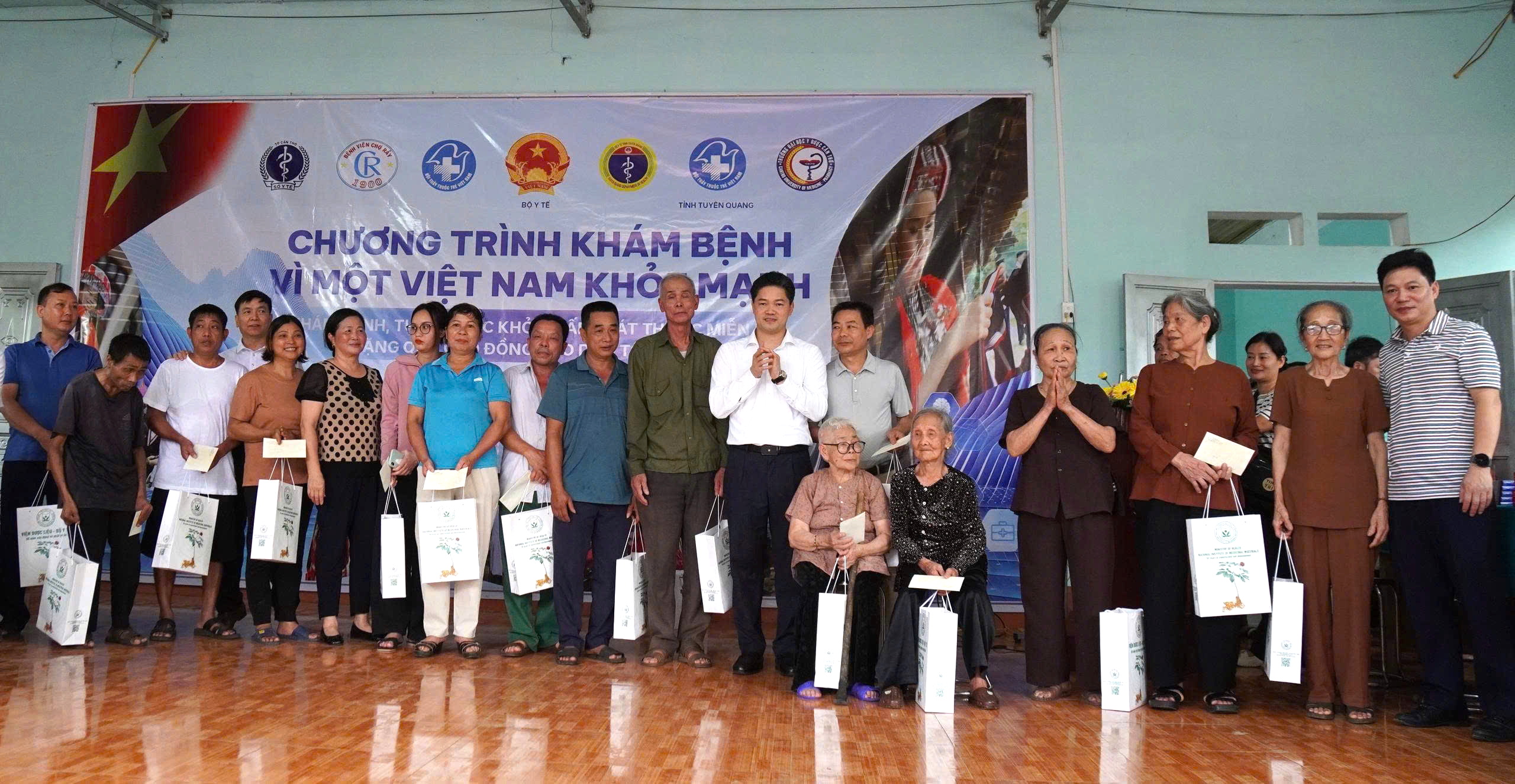 edit-tt-ah-89-177831049855156898132 Thứ trưởng Thường trực Vũ Mạnh Hà: Mỗi hoạt động thiện nguyện đúng nhu cầu sẽ góp phần bồi đắp niềm tin với ngành y tế- Ảnh 1.