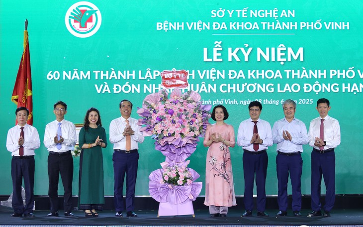 Bệnh viện Đa khoa TP Vinh có tân Giám đốc- Ảnh 8.