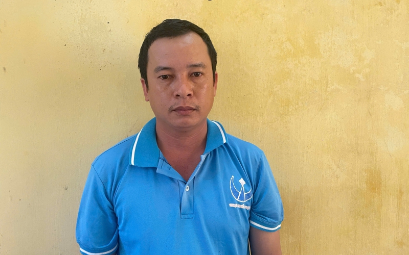Xâm phạm mồ mả, tài xế lái máy xúc bị khởi tố bắt giam