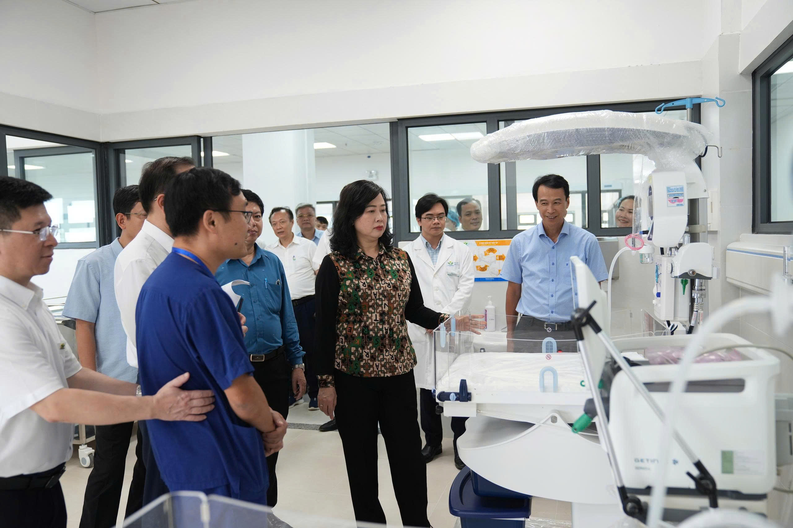 nbtr-17788940426571131148447 Bộ trưởng Bộ Y tế Đào Hồng Lan: Khẩn trương hoàn thiện các điều kiện để Cơ sở 2 Bệnh viện Nhi Trung ương hoạt động từ ngày 1/6- Ảnh 4.