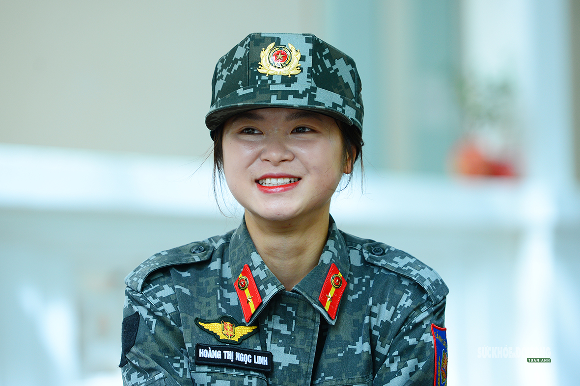 "Nín thở" xem nữ đặc nhiệm dùng yết hầu kéo xe đặc chủng- Ảnh 1.
