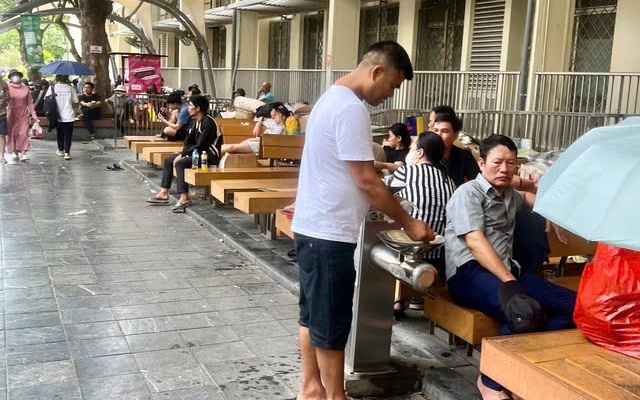Nắng nóng gay gắt, bệnh nhân cấp cứu tăng 30% - Ảnh 4.