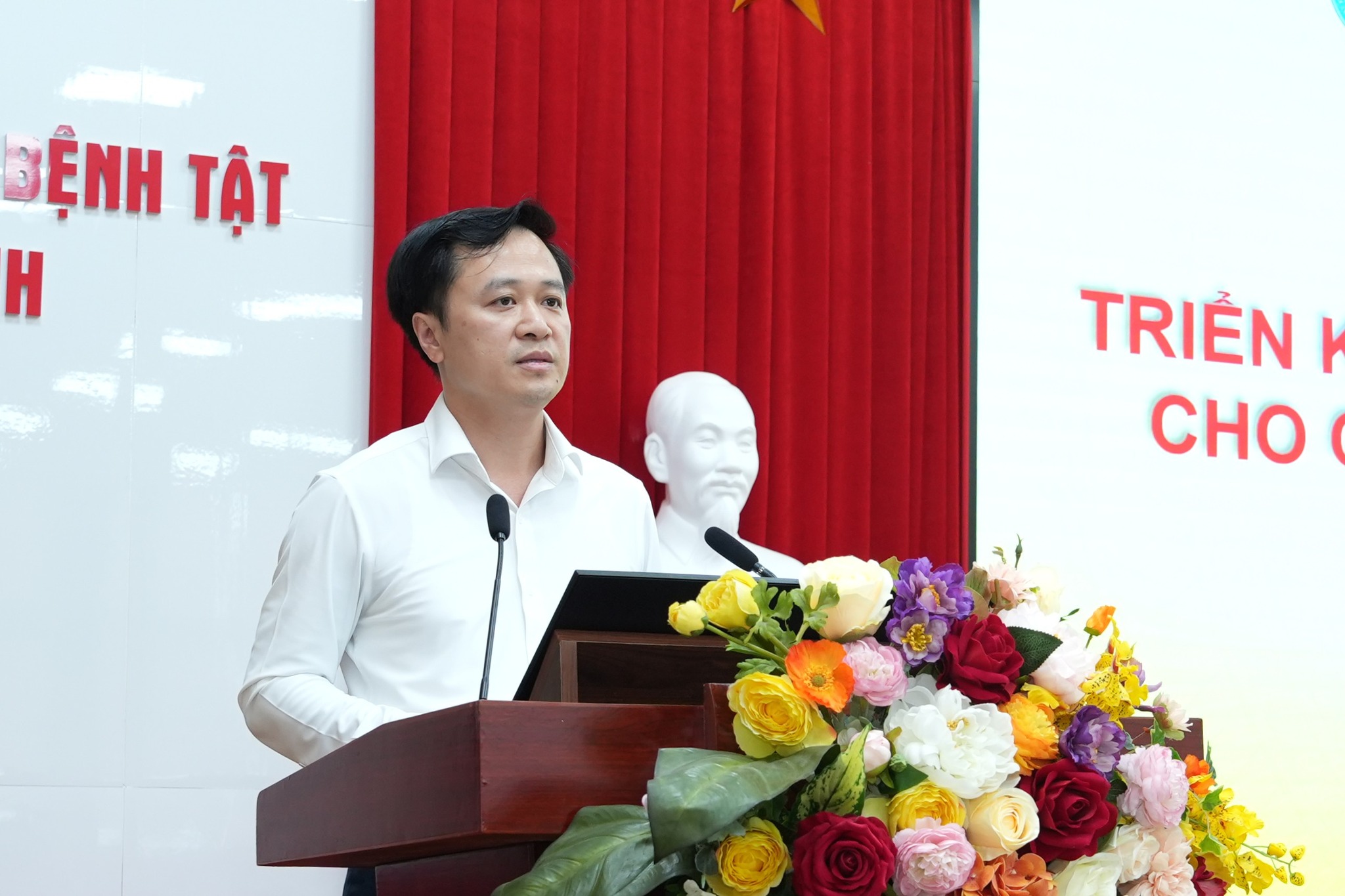 Quảng Ninh cử 113 bác sĩ tăng cường cho 39 trạm y tế xã, phường, đặc khu- Ảnh 1.