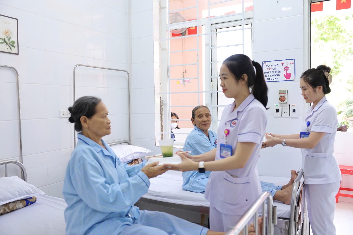 photo-1778473046887-17784730474491050325260 Điều dưỡng Bệnh viện YHCT Nghệ An: Những ‘mắt xích’ thầm lặng giữ lửa nghề- Ảnh 5.