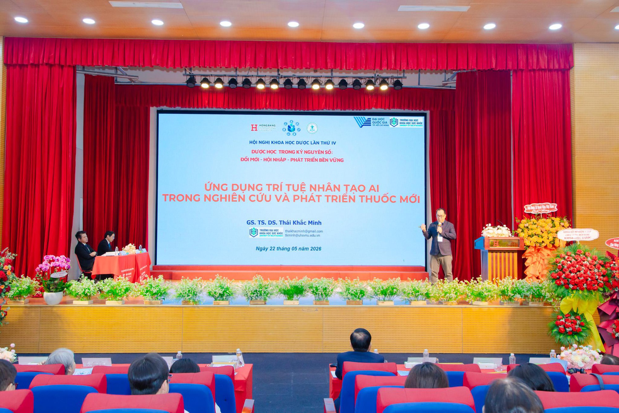 Đào tạo dược sĩ trước làn sóng AI và chăm sóc cá thể hóa- Ảnh 2.