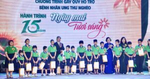 Phó Thủ tướng Phạm Thị Thanh Trà: Không để bệnh nhân ung thư nghèo đơn độc trong cuộc chiến giành sự sống