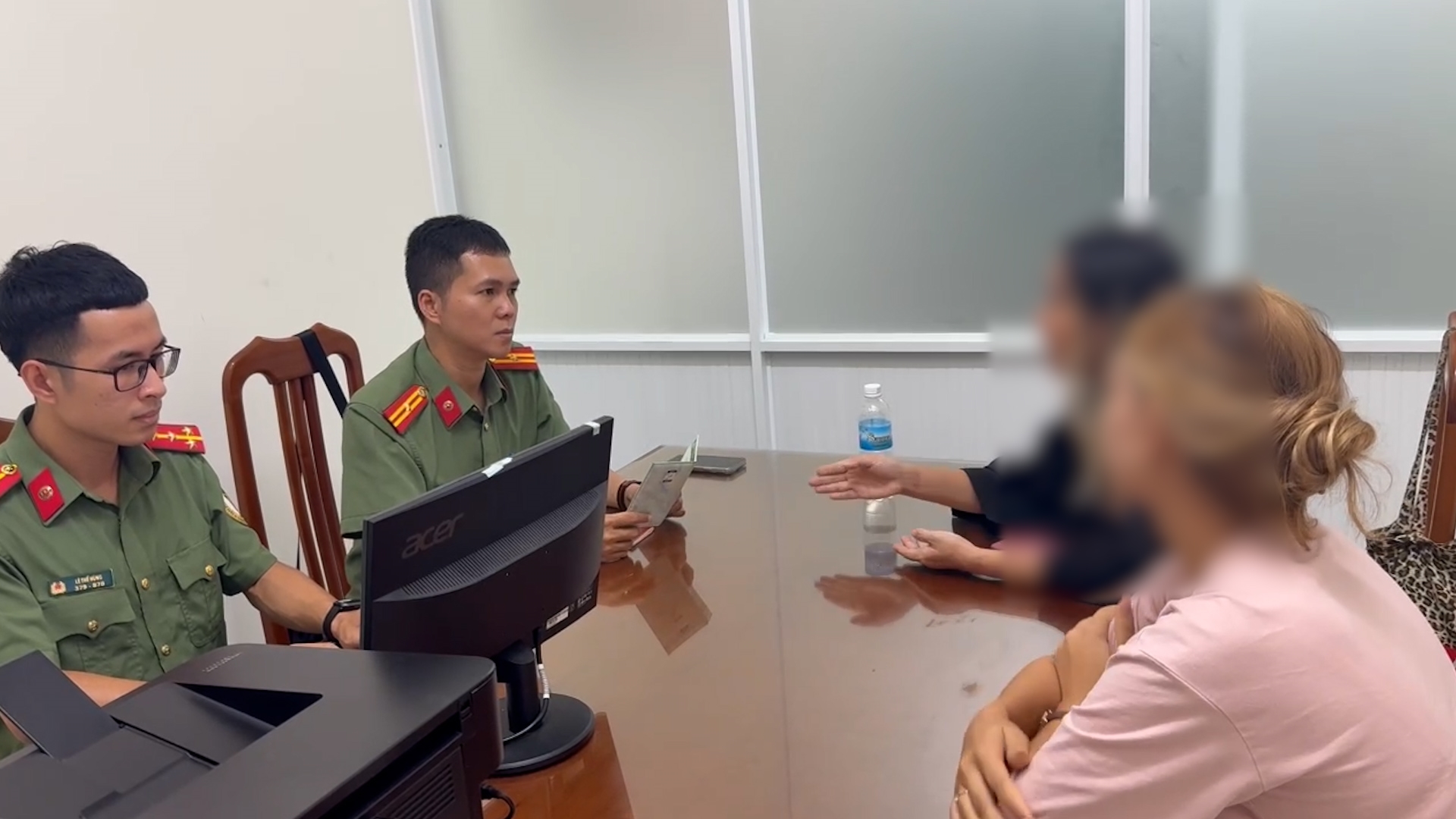 Nhiều người nước ngoài có dấu hiệu vi phạm xuất nhập cảnh ở Khánh Hòa- Ảnh 1.
