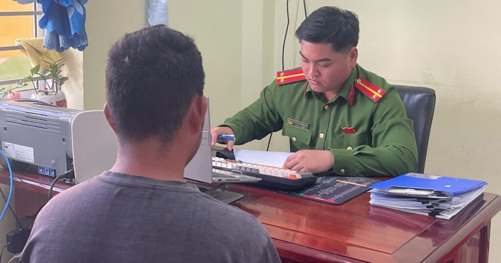 Truy xét nhanh thanh niên đi xe máy áp sát, dùng tay sàm sỡ phụ nữ rồi tăng ga bỏ chạy