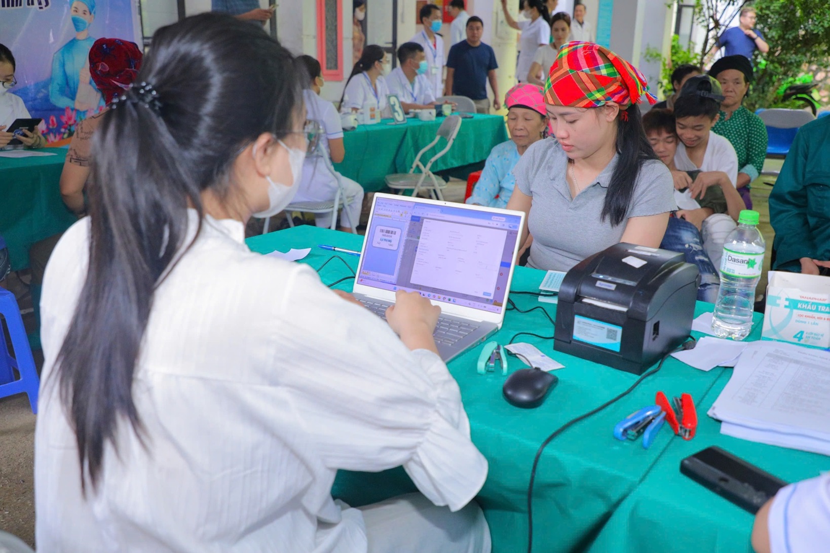 Gần 2.000 người dân vùng cao được khám sức khỏe, sàng lọc lao miễn phí- Ảnh 4.