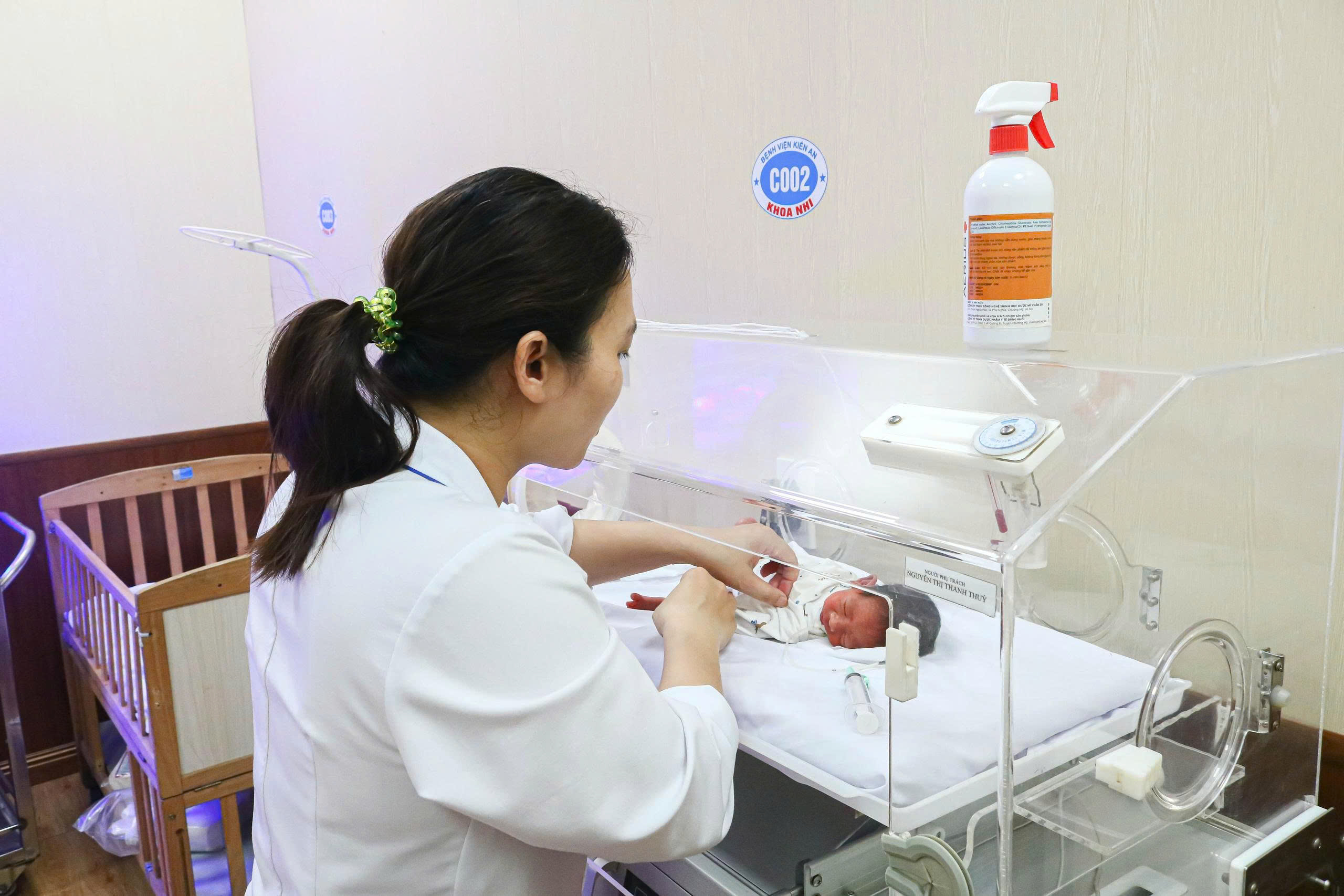 Hành trình 42 ngày giành lại sự sống cho em bé sinh non 28 tuần của bệnh viện Kiến An, Hải Phòng- Ảnh 5.