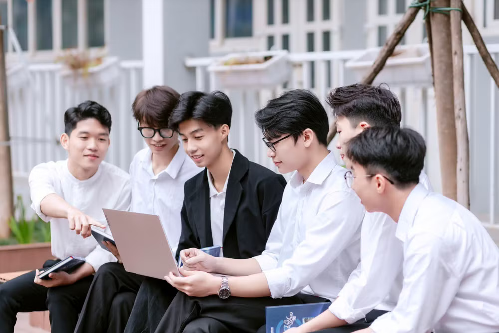 sinh-vien-dien-hat-nhan-1779700161358245523260 Học ngành điện hạt nhân được hỗ trợ 'khủng', cam kết có việc làm sau tốt nghiệp- Ảnh 1.
