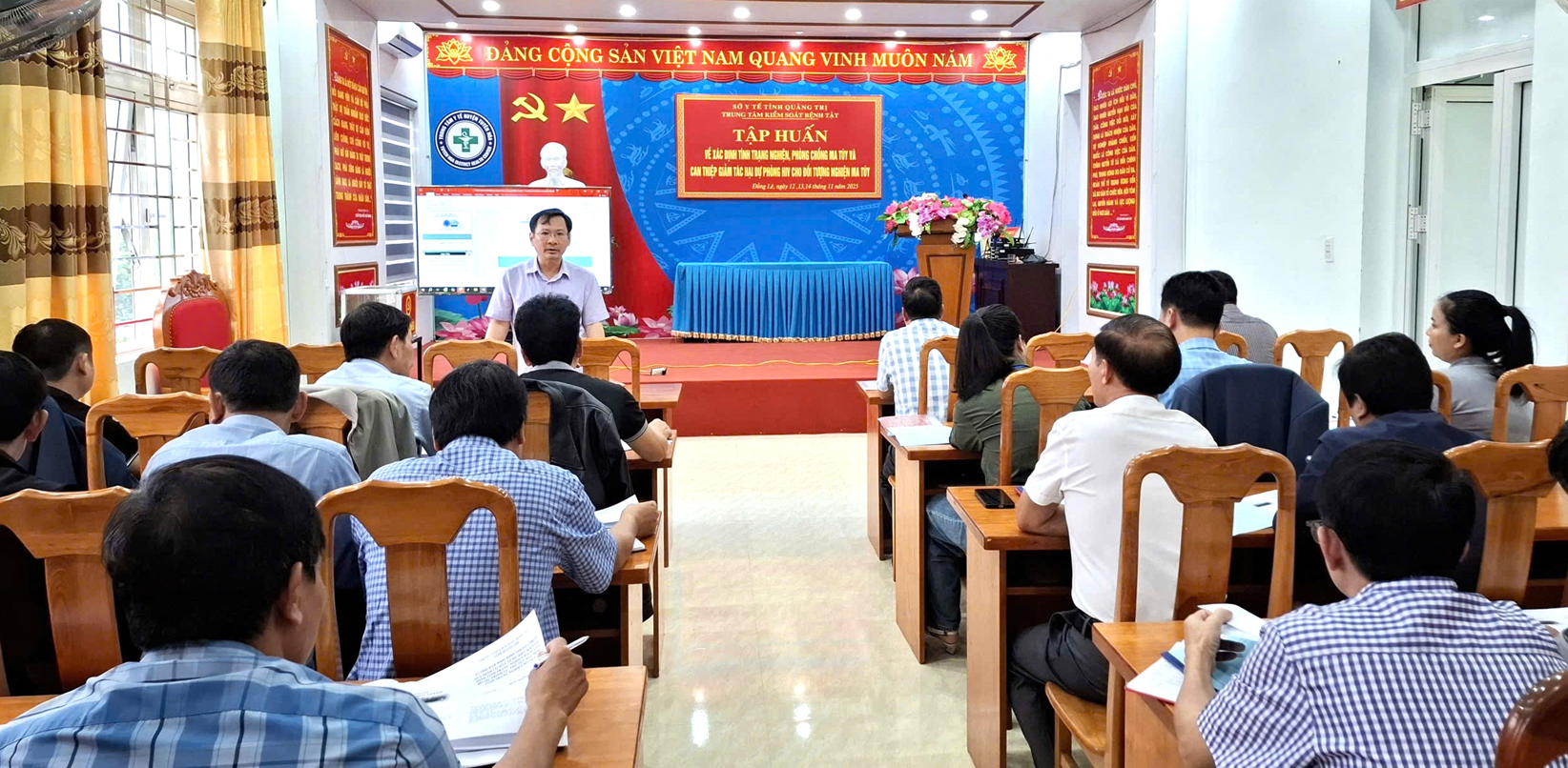 tap-huan-phong-chong-hiv-17791773240511676281735 Nỗ lực vì lợi ích của bệnh nhân HIV/AIDS- Ảnh 3.