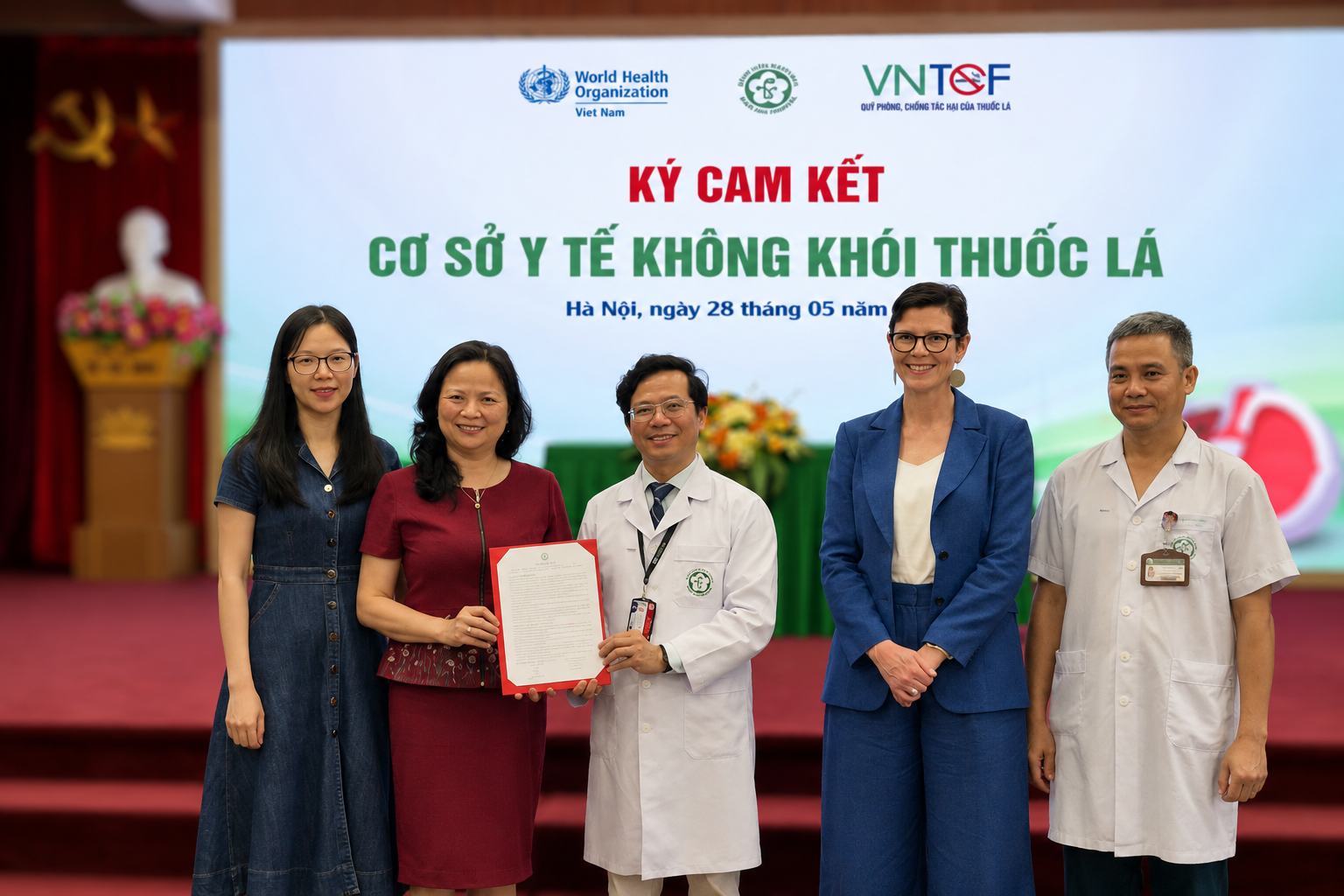 Chuyên gia nói gì về đề xuất cấm người sinh từ năm 2010 hút thuốc?- Ảnh 1.