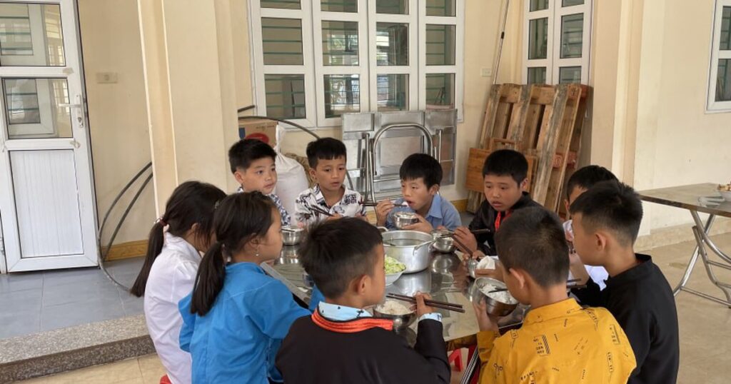 Nhiều mô hình dinh dưỡng học đường được triển khai để cải thiện thể trạng trẻ em Việt Nam