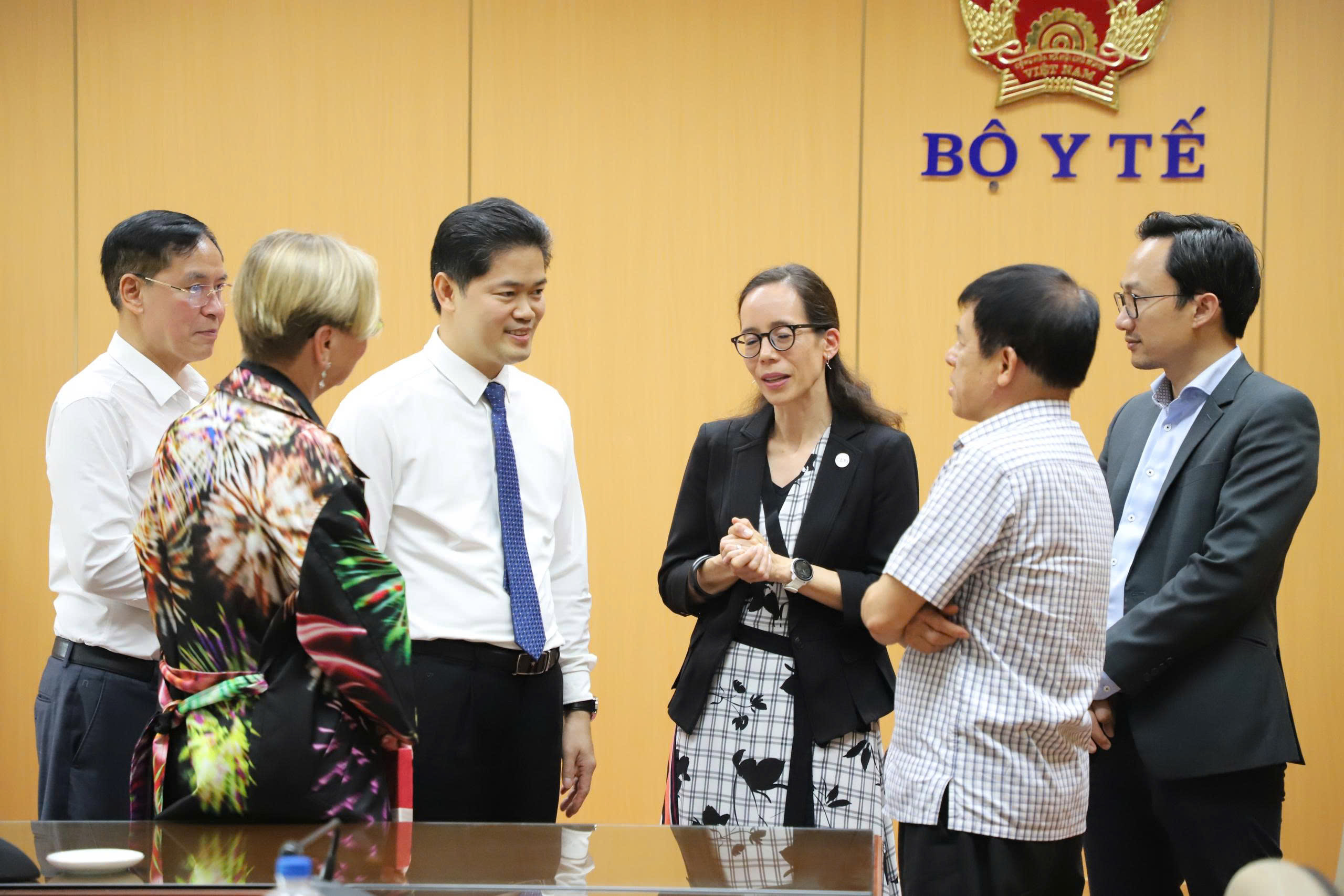 Thứ trưởng Thường trực Vũ Mạnh Hà tiếp, làm việc với Liên minh đổi mới phòng chống dịch bệnh- Ảnh 7.