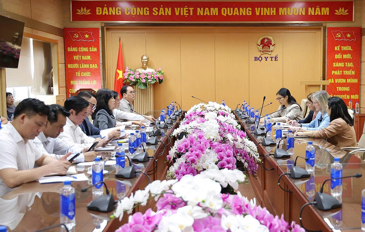 uc-134144-1778681168112418038895 Bộ trưởng Đào Hồng Lan tiếp, làm việc với Đại sứ Úc Gillian Bird về thúc đẩy hợp tác y tế- Ảnh 3.