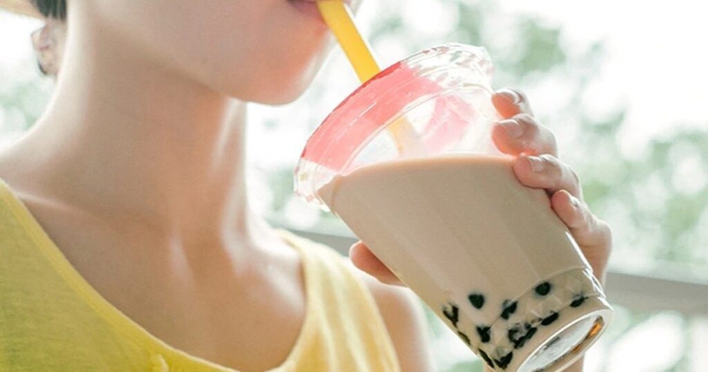 Tác hại của cốc trà sữa mát lạnh, ngọt lịm và full topping