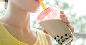 Tác hại của cốc trà sữa mát lạnh, ngọt lịm và full topping