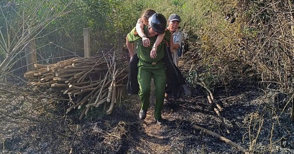 Đà Nẵng: Ngọn lửa bùng phát do gió lớn, một phụ nữ suýt mất mạng khi đốt rác