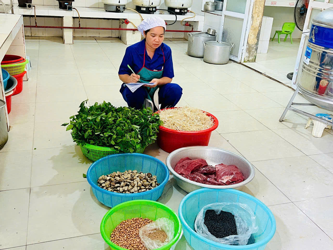 Nỗ lực nâng cao chất lượng dinh dưỡng học đường tại Trường Mầm non Linh Sơn- Ảnh 2.