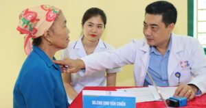 Y tế Nghệ An đưa chăm sóc sức khỏe đến bản làng xa