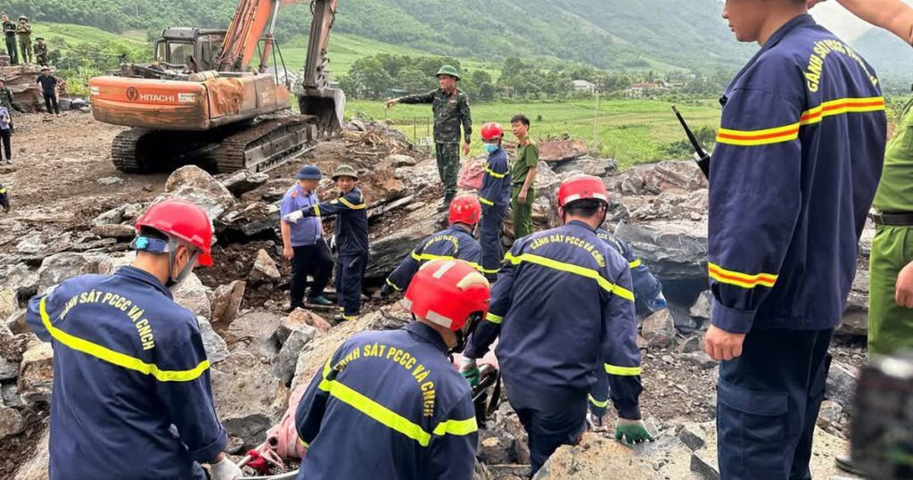 Kiểm tra toàn diện mỏ đá sạt lở khiến ba người tử vong tại Thanh Hóa