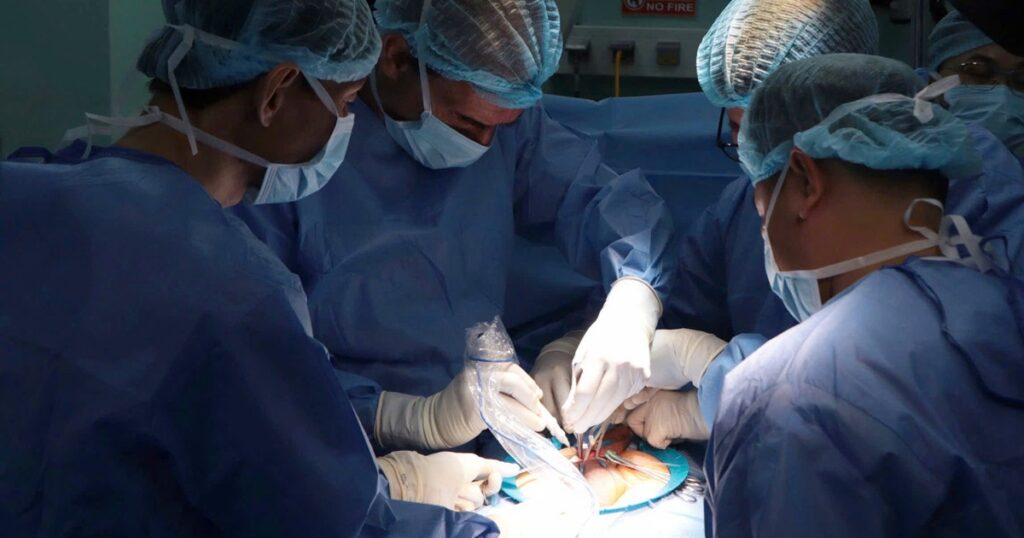 Tìm giải pháp bảo tồn khả năng sinh sản cho nam bị ung thư cơ quan sinh dục