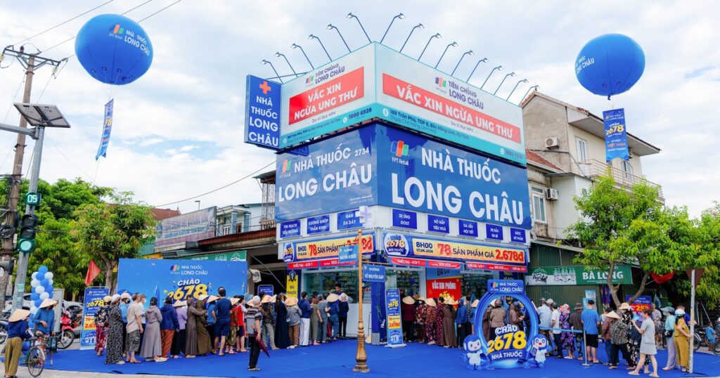 2.678 nhà thuốc trên toàn quốc – Dấu ấn gần một thập kỷ Long Châu vươn mình vì một Việt Nam khỏe mạnh