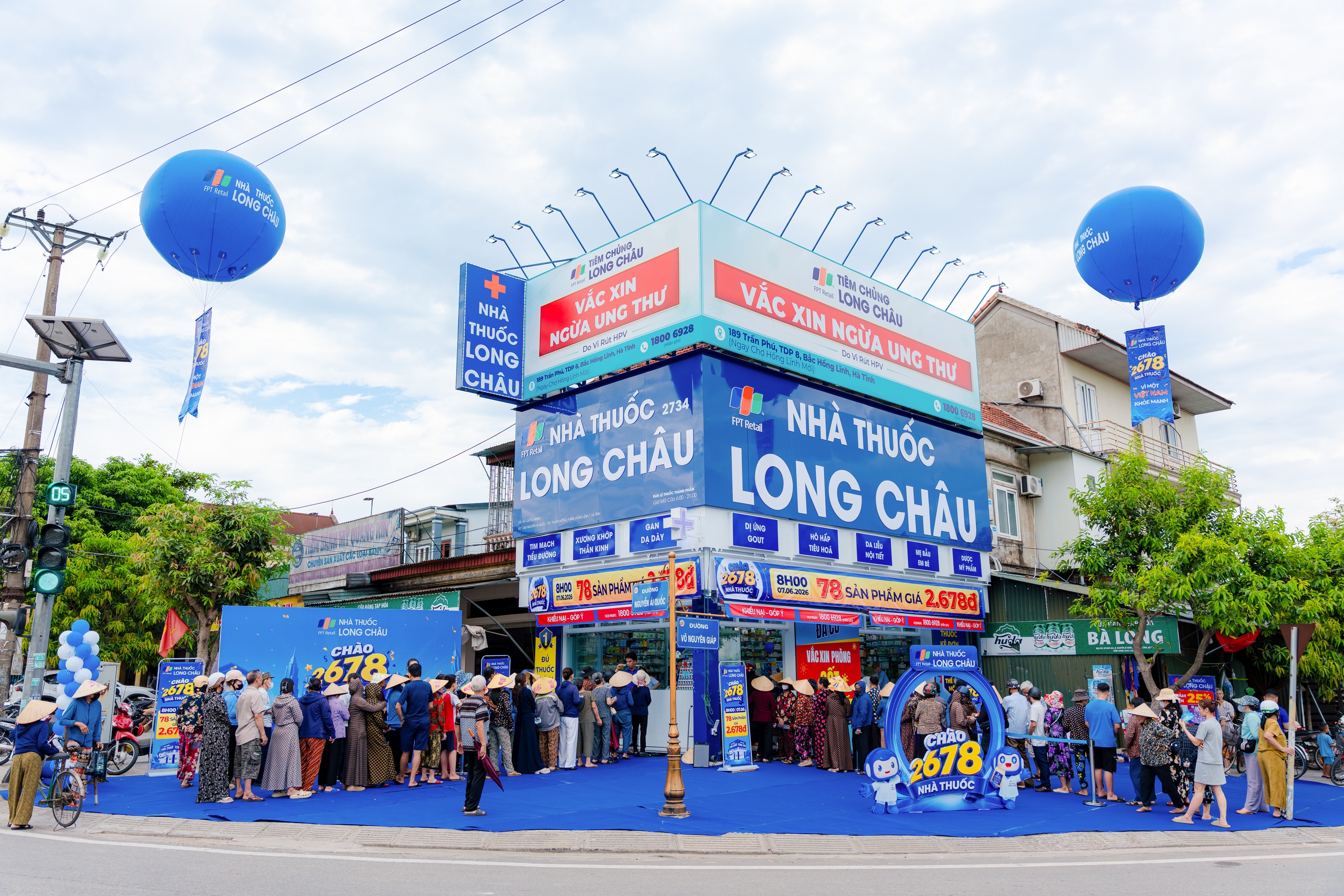 2.678 nhà thuốc trên toàn quốc - Dấu ấn gần một thập kỷ Long Châu vươn mình vì một Việt Nam khỏe mạnh- Ảnh 5.