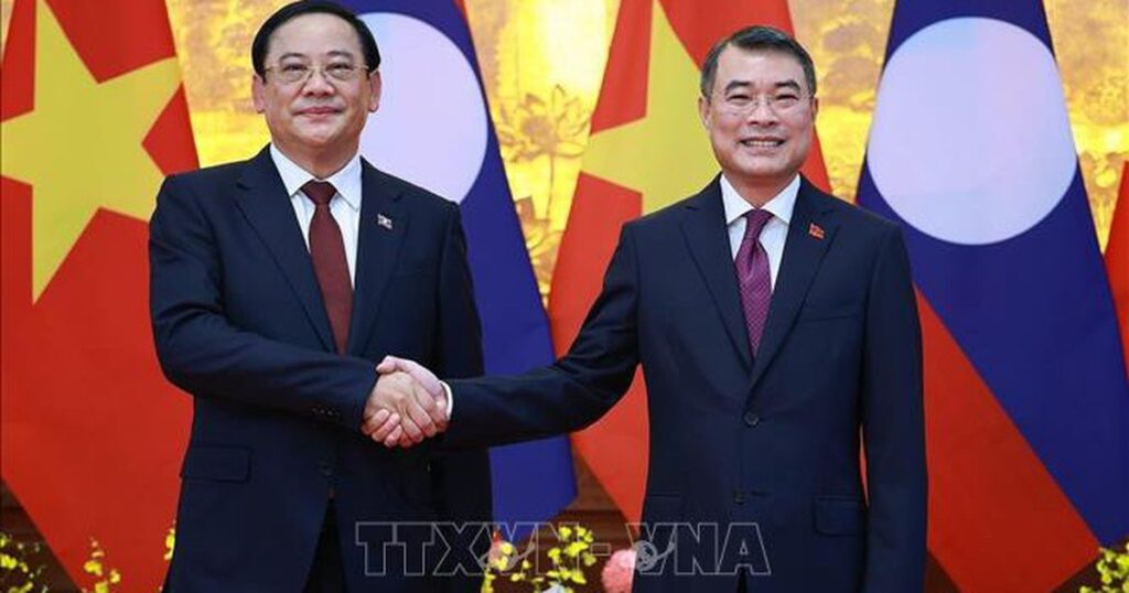 Thủ tướng Lào Sonexay Siphandone kết thúc chuyến thăm chính thức Việt Nam và dự AFF 2026