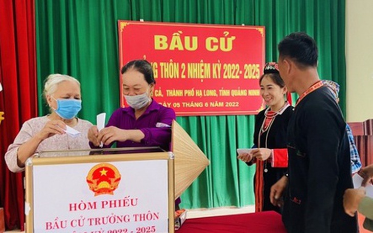 bau-truong-thon-1781050805786643861572-9-38-286-481-crop-1781050820403933506133 Muốn giải thể, đổi tên thôn, tổ dân phố phải lấy ý kiến người dân - Ảnh 2.