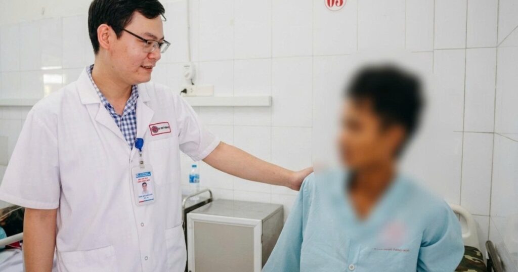 Cứu nam thanh niên vỡ gan do tai nạn lao động