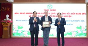 Bệnh viện Bạch Mai và Cộng hoà liên bang Đức thúc đẩy hợp tác đào tạo điều dưỡng, chăm sóc người cao tuổi
