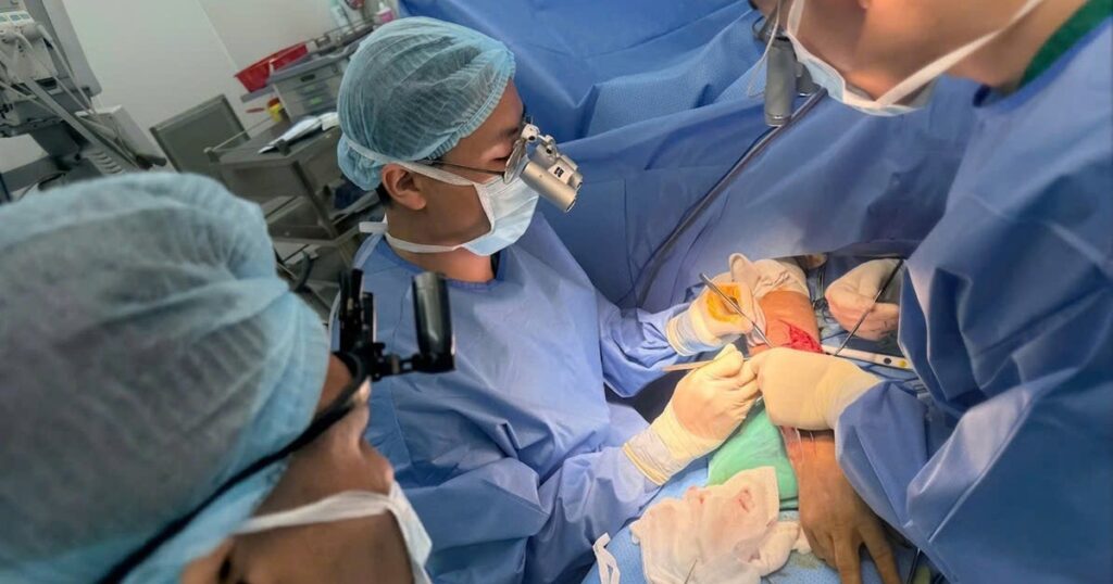 Người đàn ông mất dương vật sau bỏng điện cao thế được bác sĩ tái tạo kịp thời
