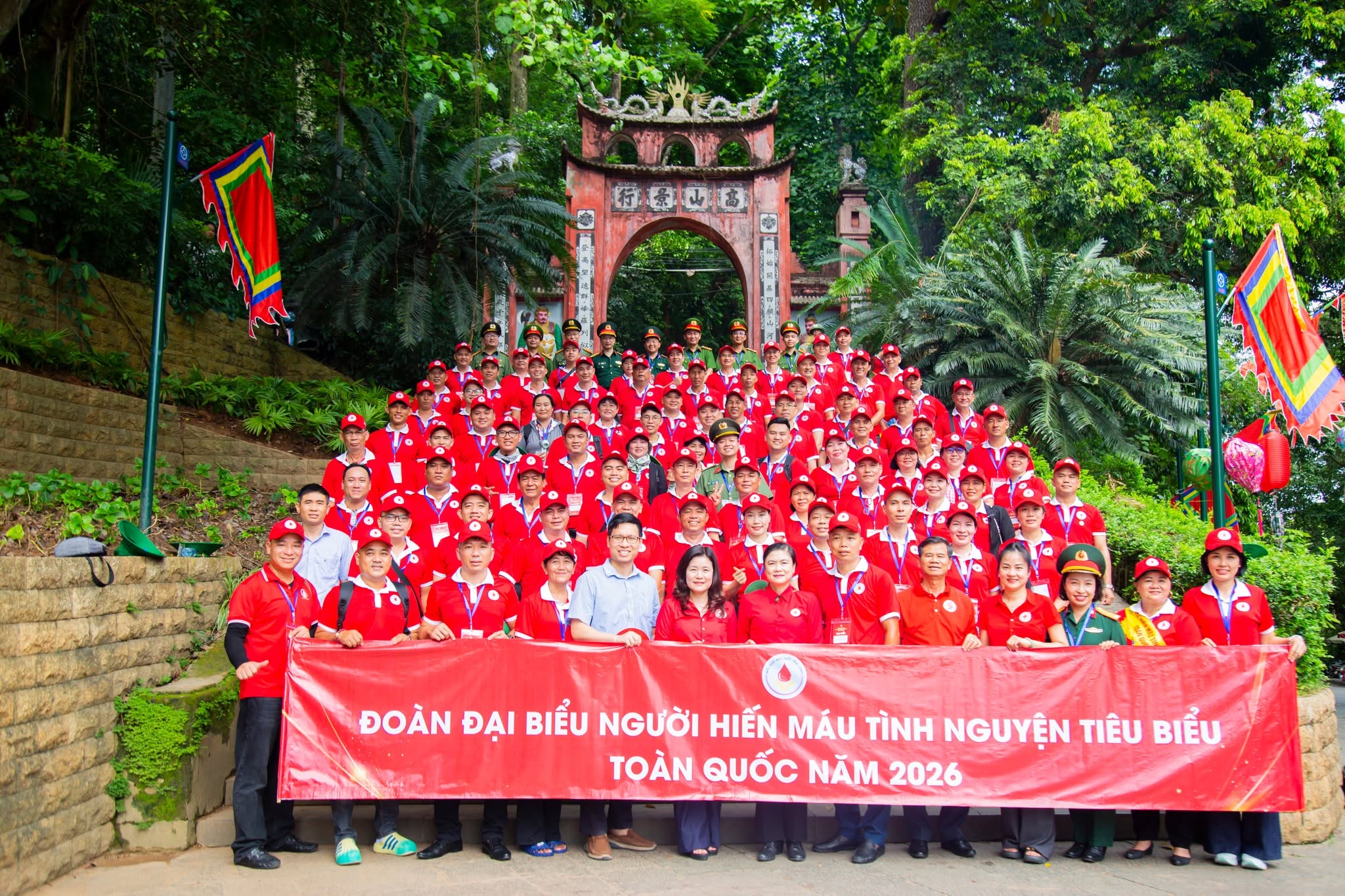 Tôn vinh 100 người hiến máu tiêu biểu toàn quốc: Lan tỏa những câu chuyện đẹp về tình người- Ảnh 7.