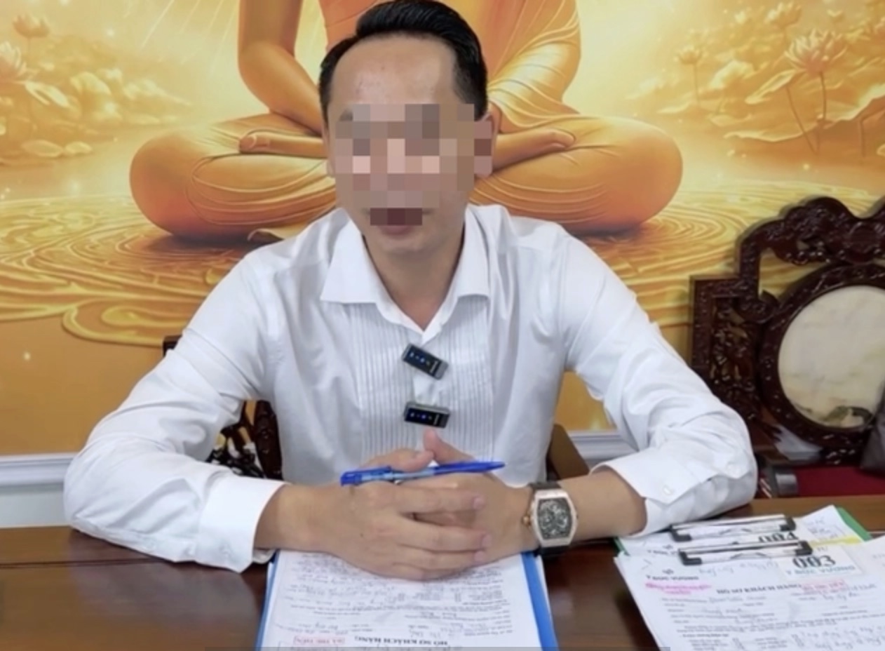 Sở Y tế Hà Nội vào cuộc vụ 'tiến sĩ nắn chỉnh xương' ở Y Đức Vương giúp trẻ 'không nói được thành nói được' - Ảnh 1.