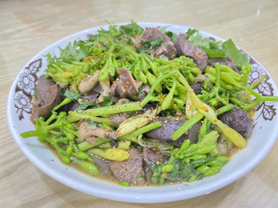 hoa-du-du-xao-long-ga-1781408921900542183825 4 món ăn bài thuốc từ hoa đu đủ đực giúp nâng cao sức khỏe hiệu quả - Ảnh 2.