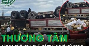 Lật xe chở hoa quả trên quốc lộ 1, bé trai 9 tuổi tử vong thương tâm