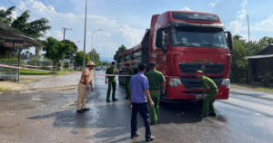Tạm giữ tài xế xe đầu kéo gây tai nạn khiến 2 người thương vong