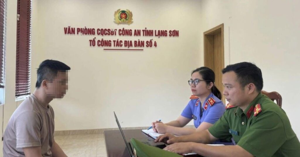 Đi bộ qua đường gây tai nạn, người đàn ông bị khởi tố